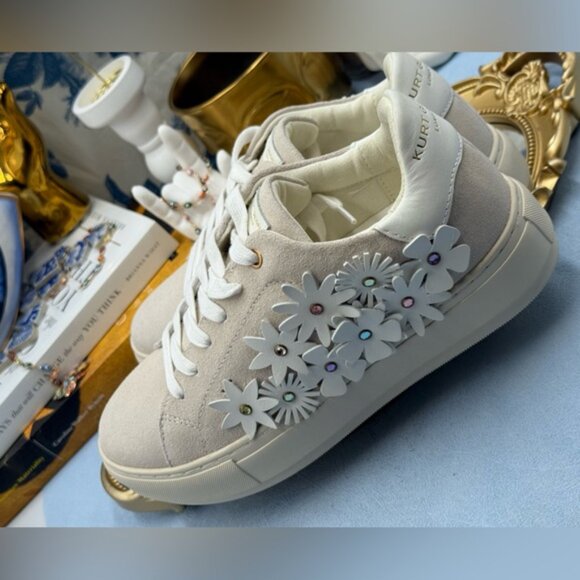 🆕 KURT GEIGER LONDON 🧿NWOB Laney Flower Embellished Sneakers, Bone, Sz 40 US 9 - Picture 8 of 16